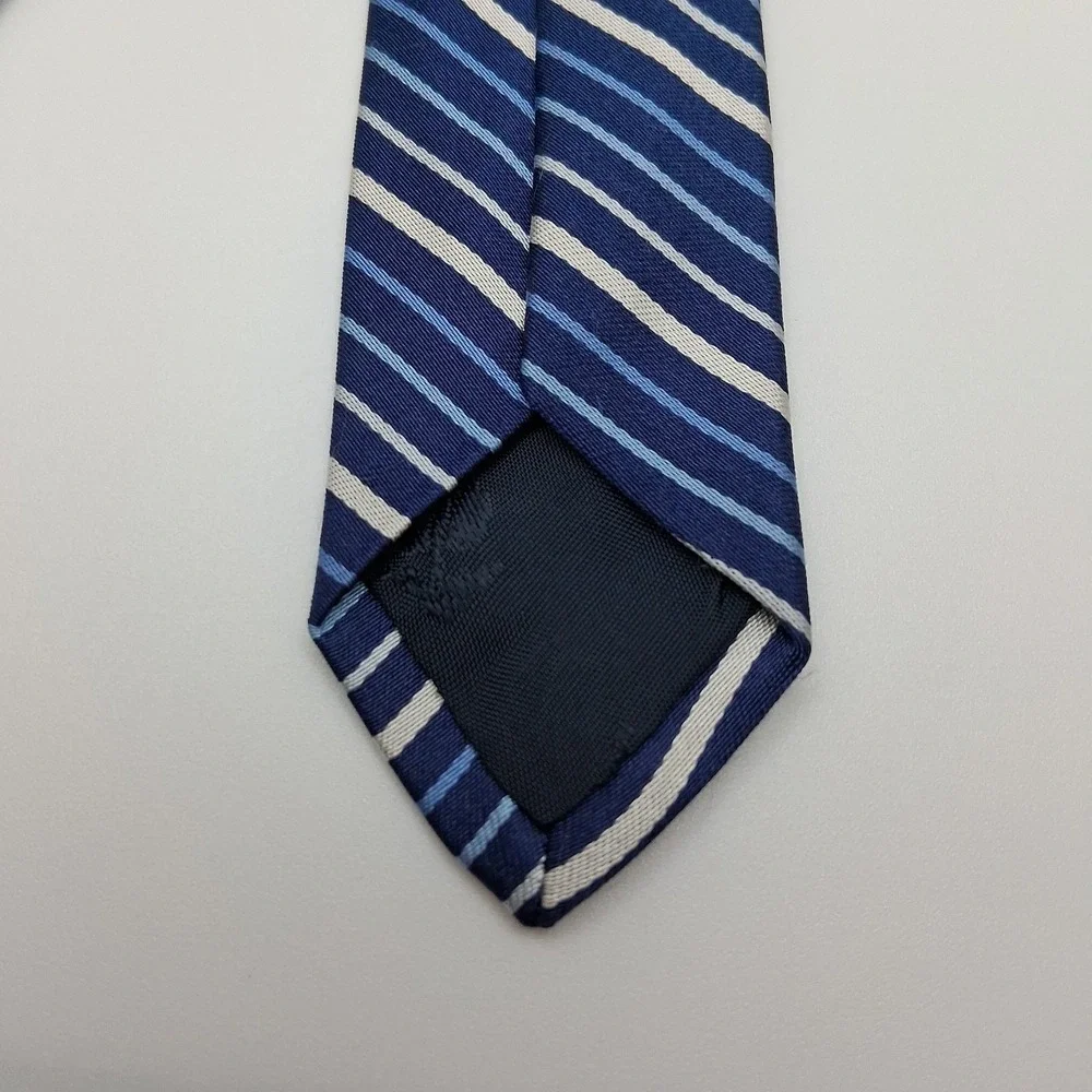 Brooks Brothers 346 Tie Blue White Stripes All Silk Made In USA 4x59x1.5